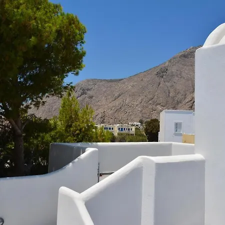 Perissa Playa Rooms